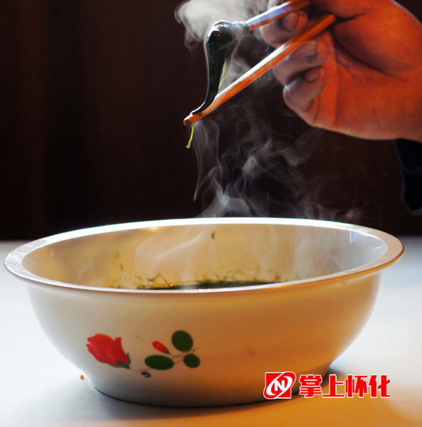 在通道，侗家人食用綠藻絲已有近千年的歷史